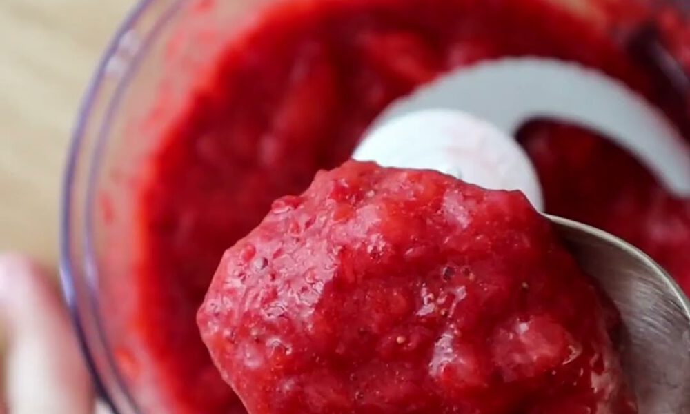 Strawberry mousse with wild thyme